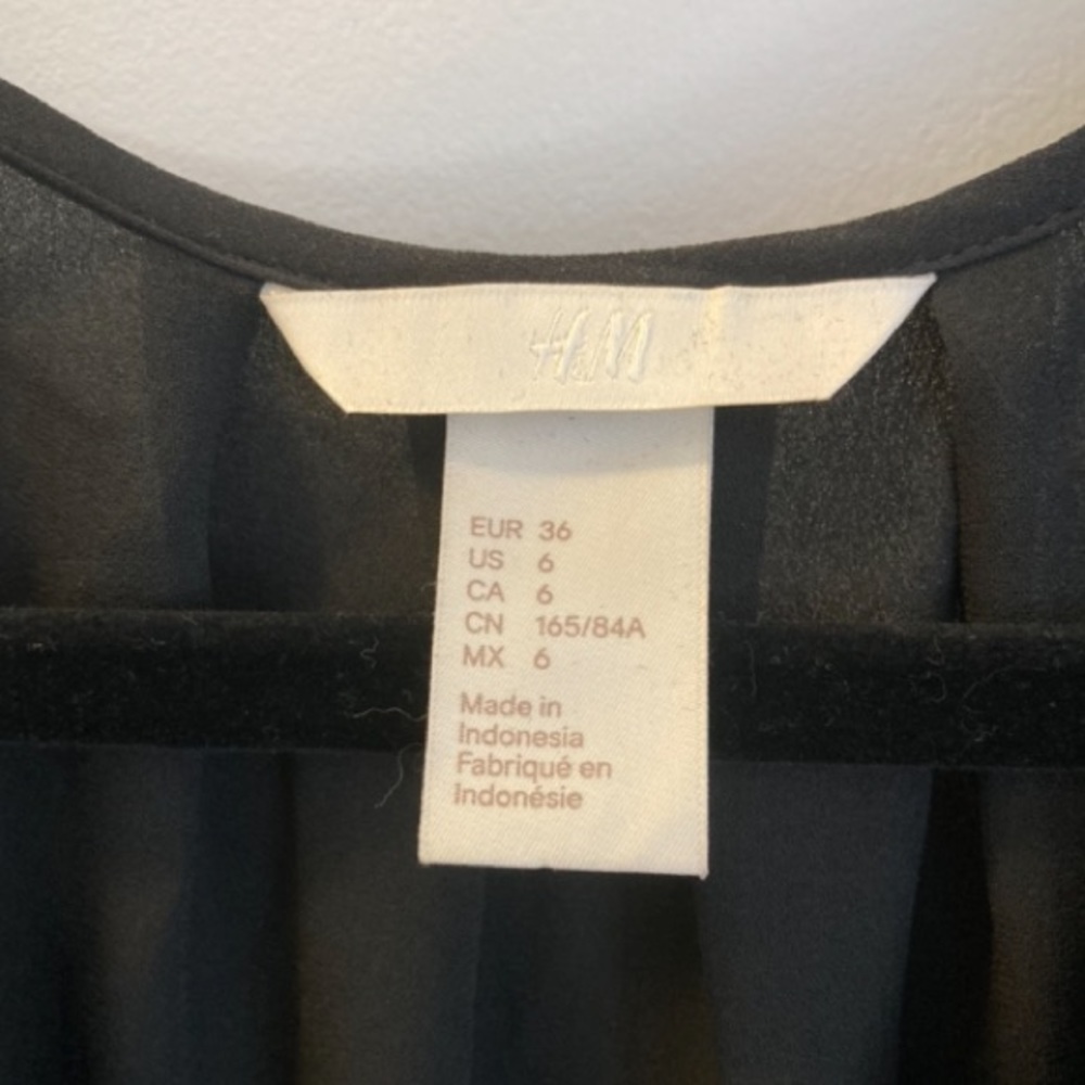 H&M ladies black dress top. - Picture 2 of 3